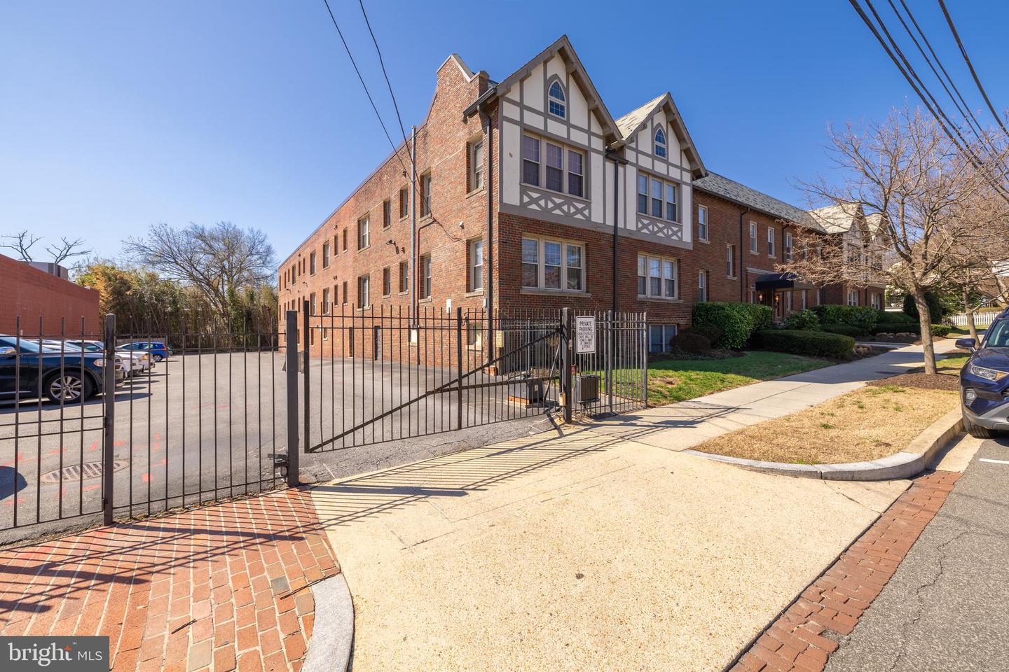 422 Butternut St NW #111