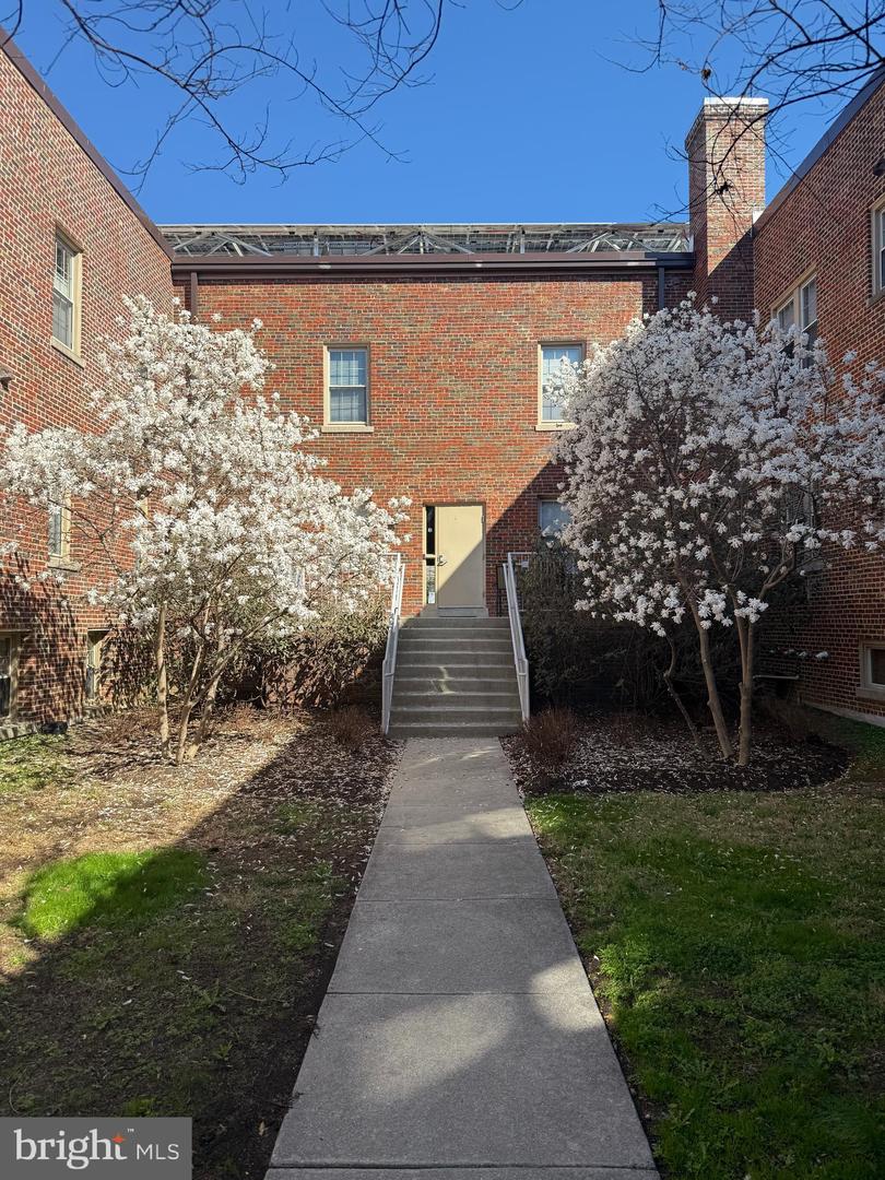 422 Butternut St NW #111