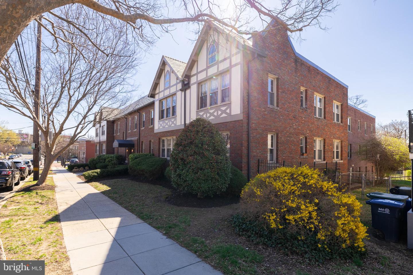 422 Butternut St NW #111
