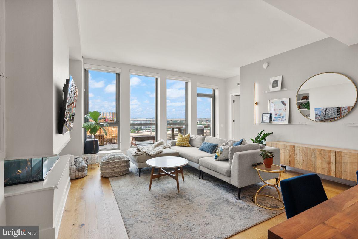 1211 VAN STREET SE PH-13B