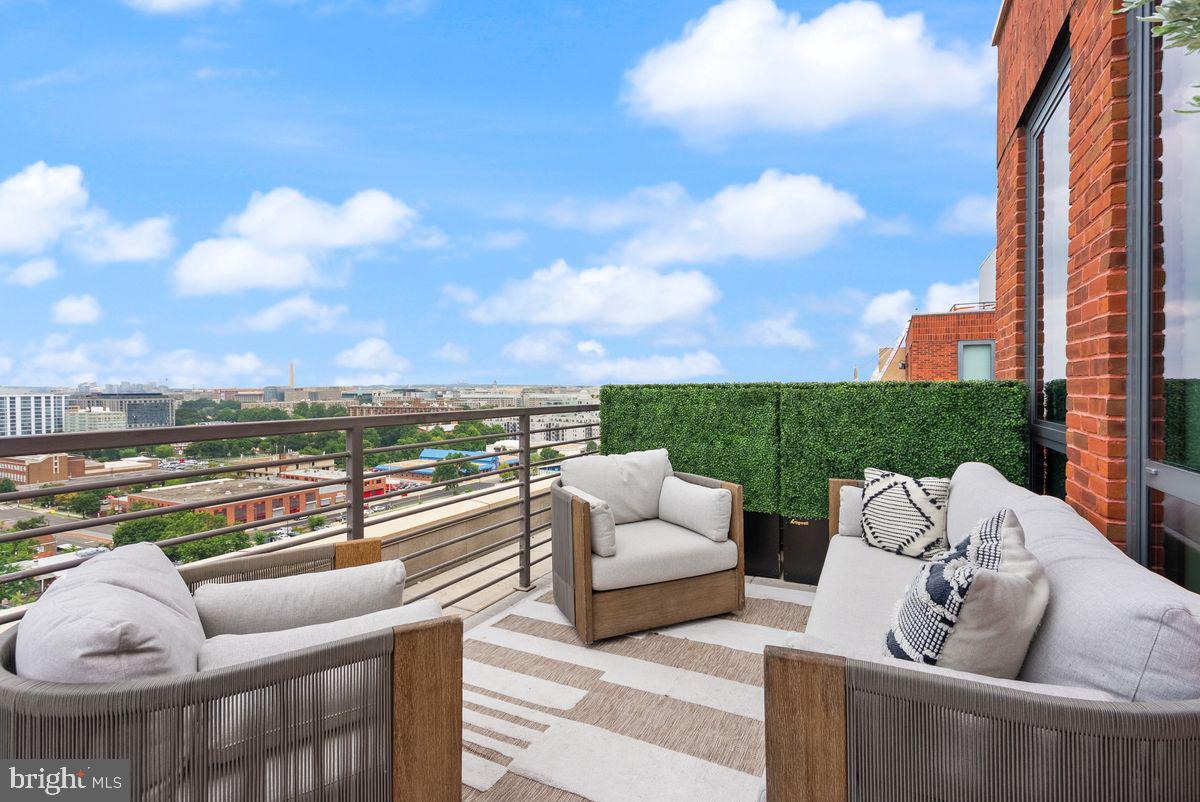 1211 VAN STREET SE PH-13B