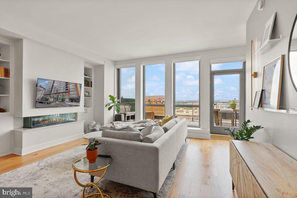 1211 VAN STREET SE PH-13B