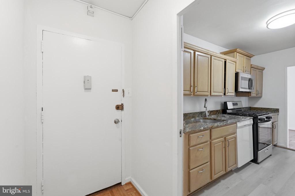 4000 TUNLAW ROAD NW Unit: 619