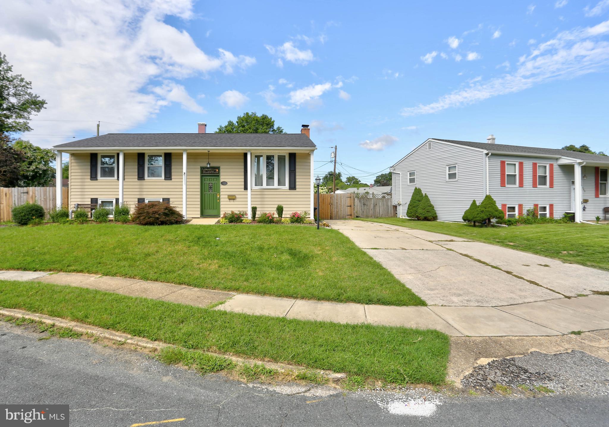 904 Shamrock COURT