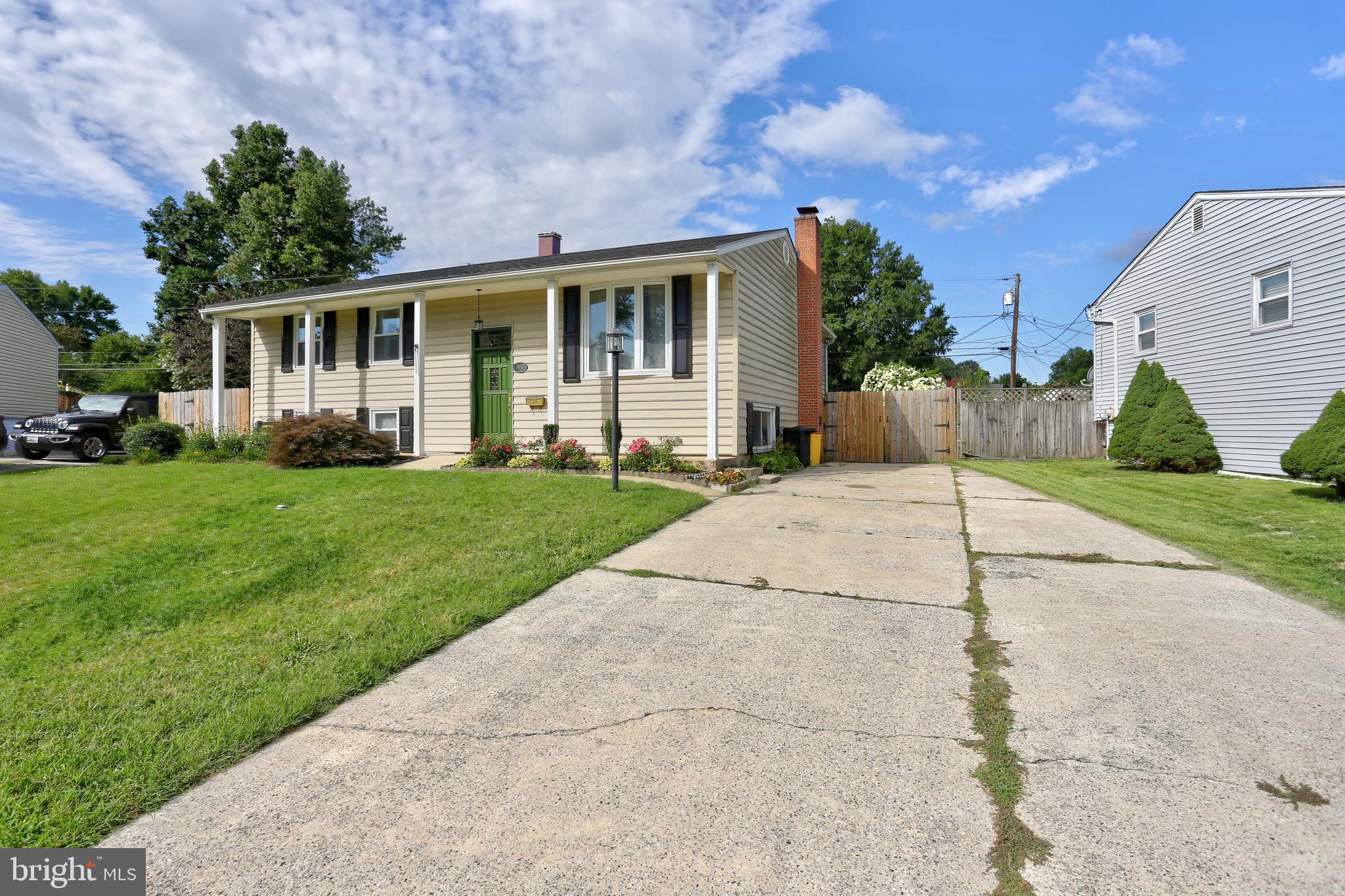 904 Shamrock COURT
