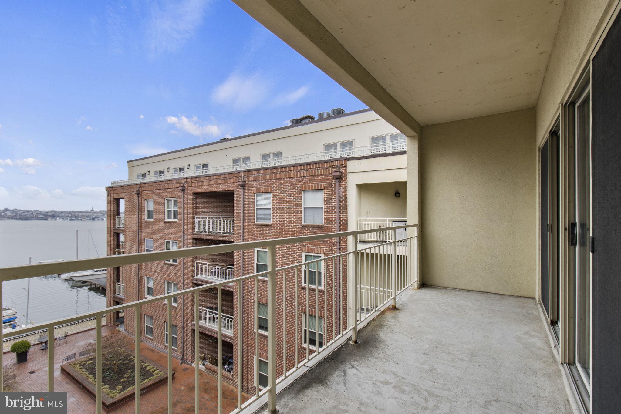 960 Fell St #605