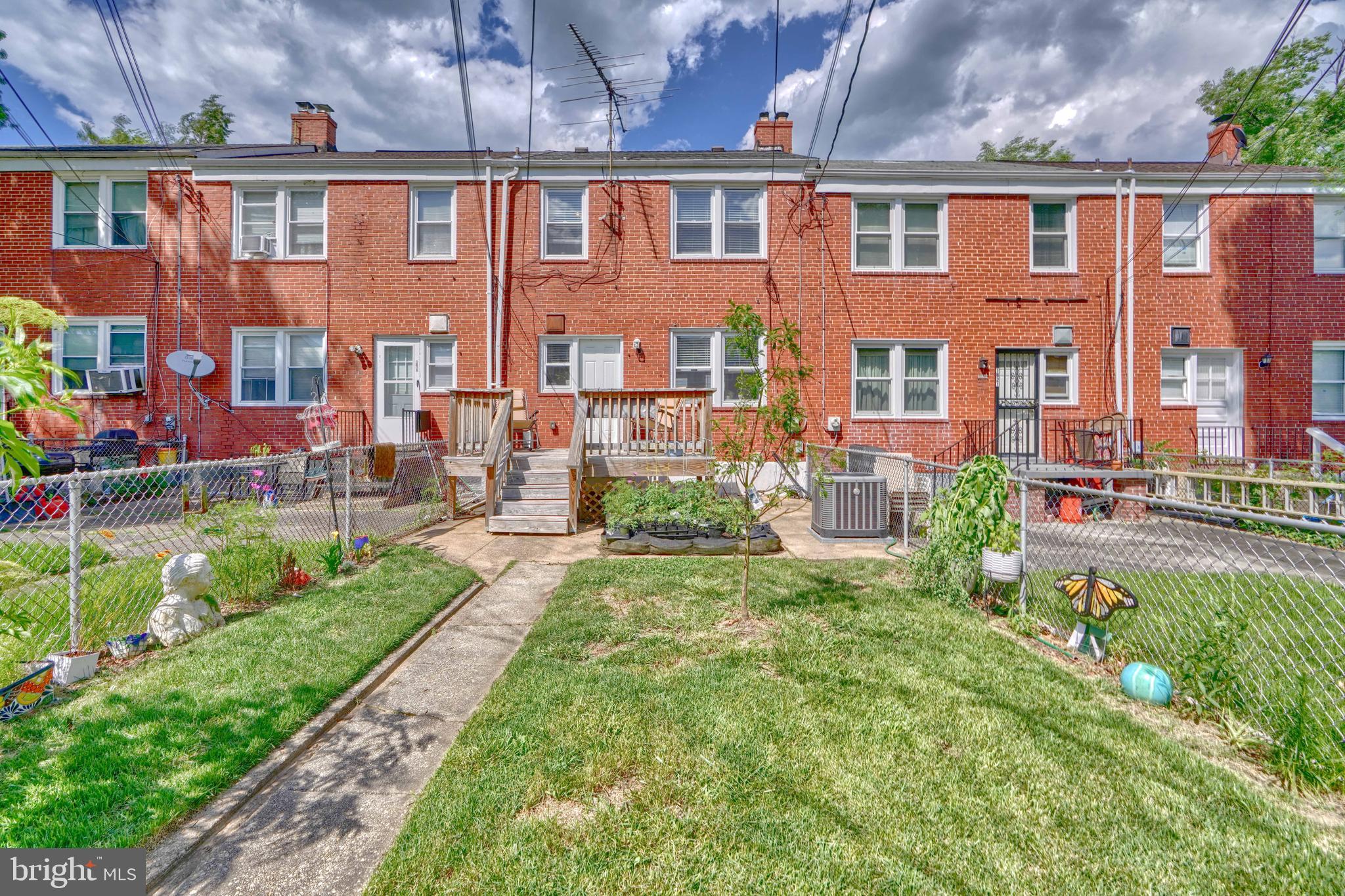 1819 Lydonlea Way