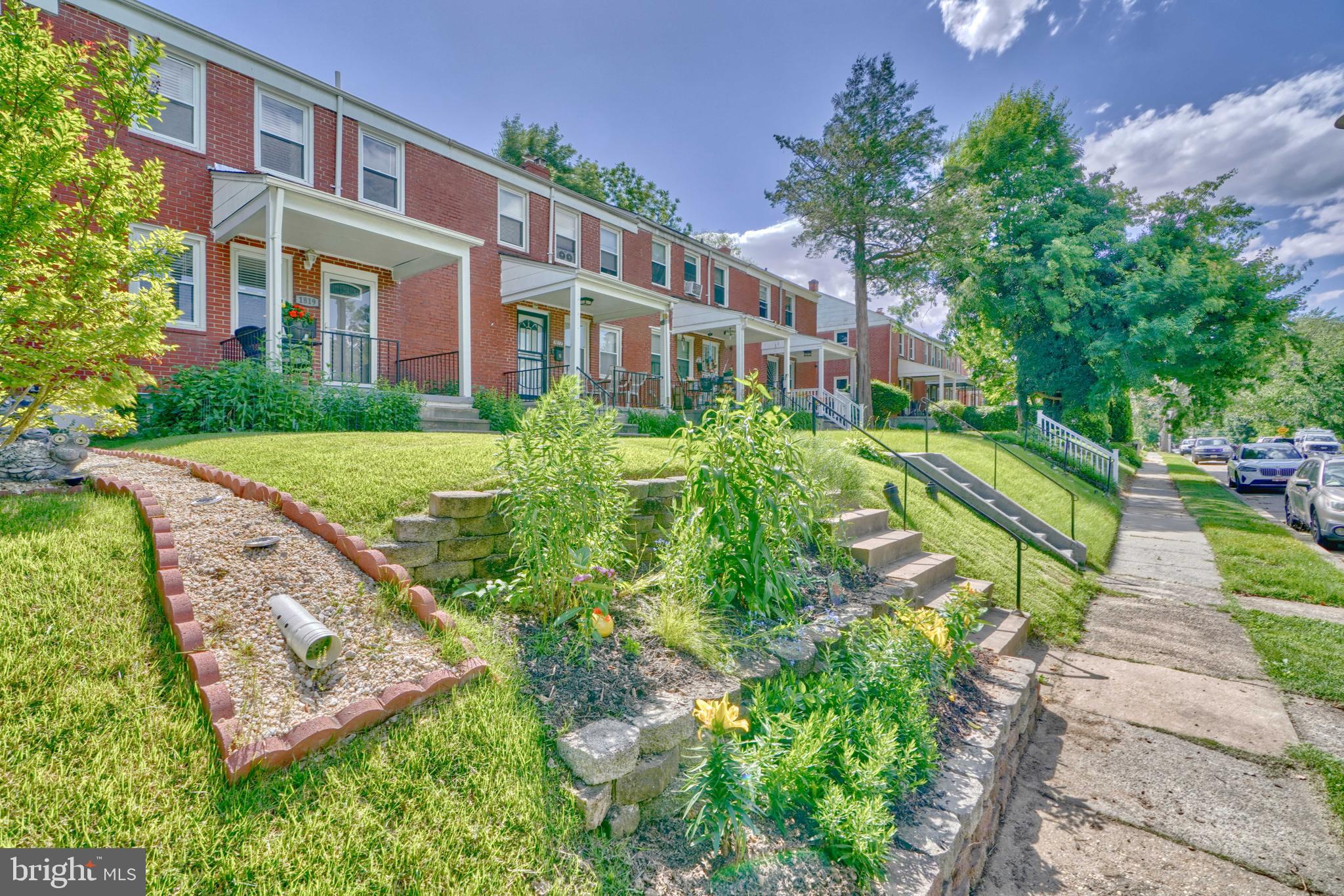 1819 Lydonlea Way