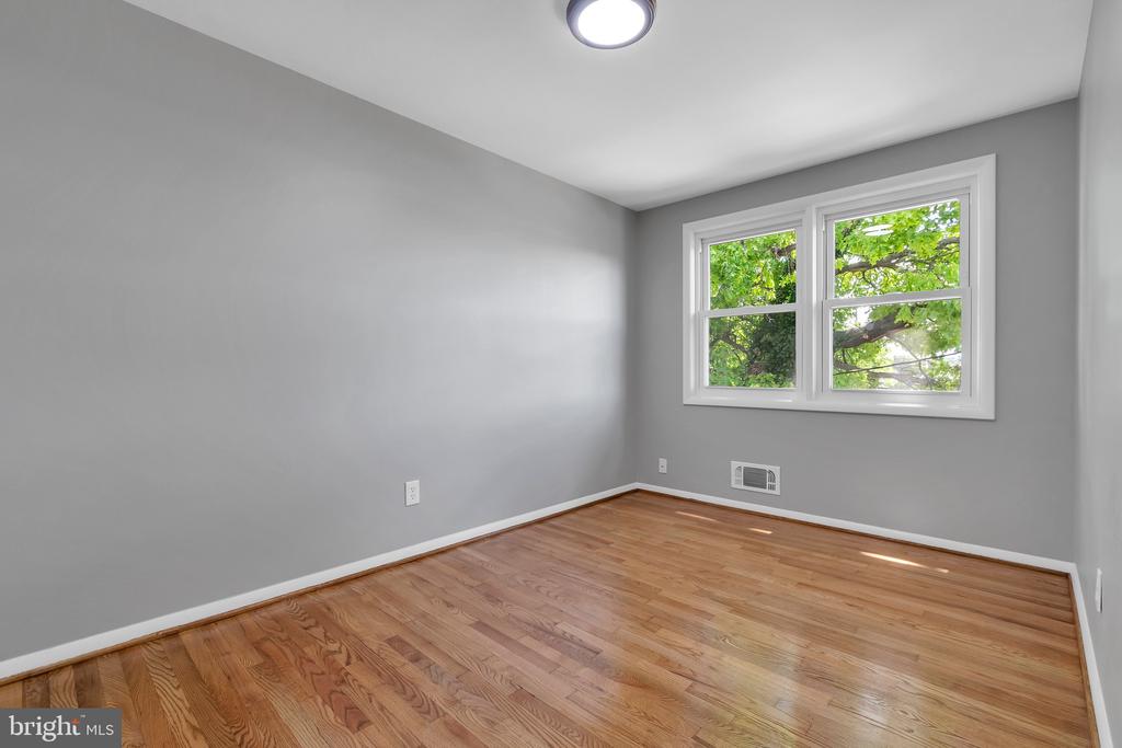 4223 Labyrinth Rd