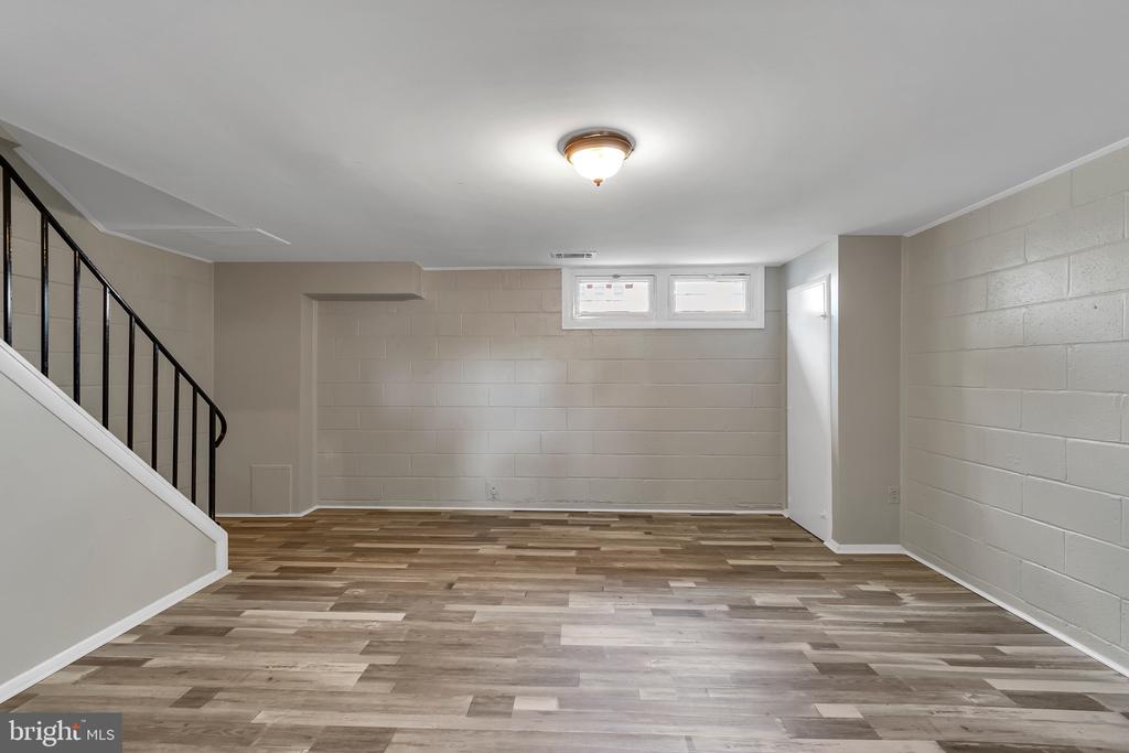 4223 Labyrinth Rd