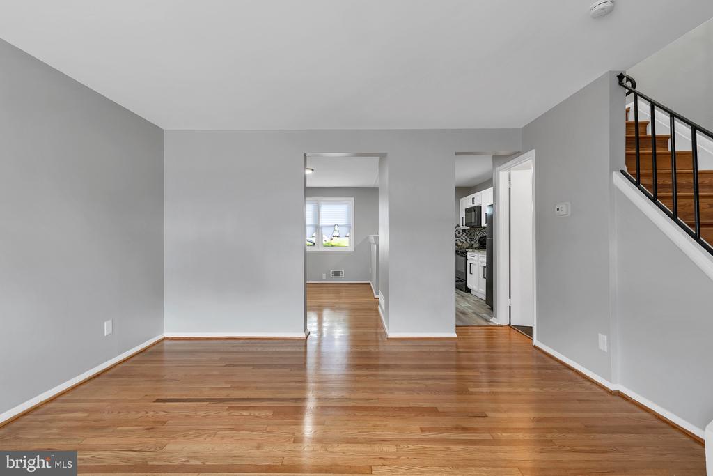 4223 Labyrinth Rd