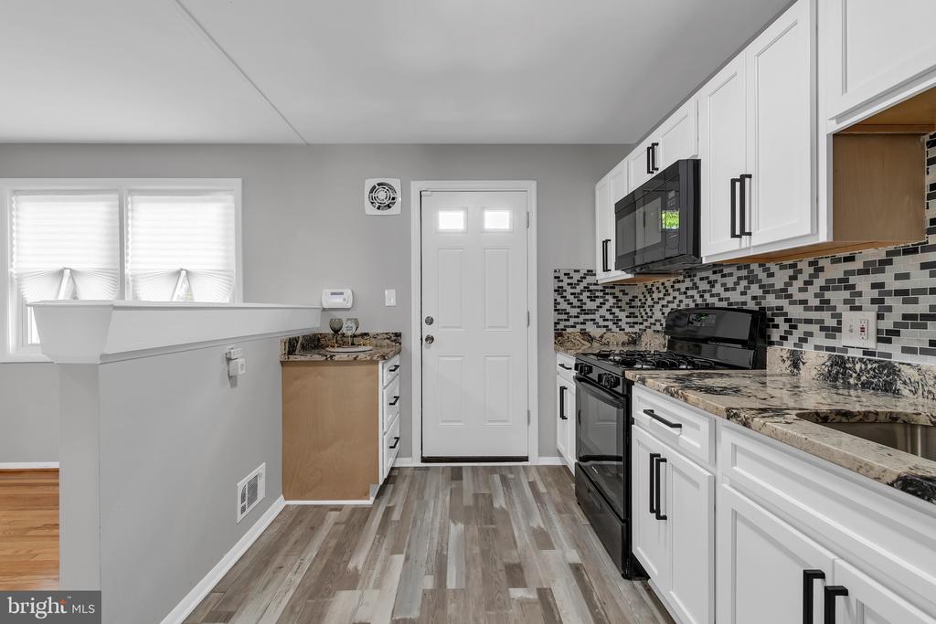 4223 Labyrinth Rd