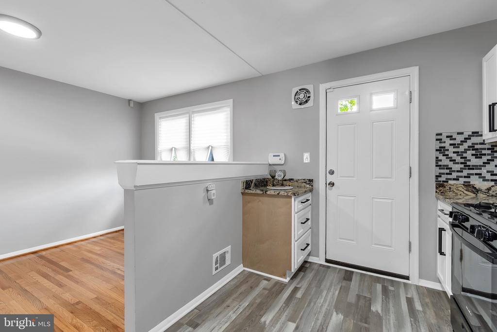 4223 Labyrinth Rd