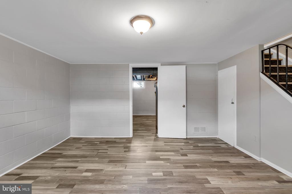 4223 Labyrinth Rd