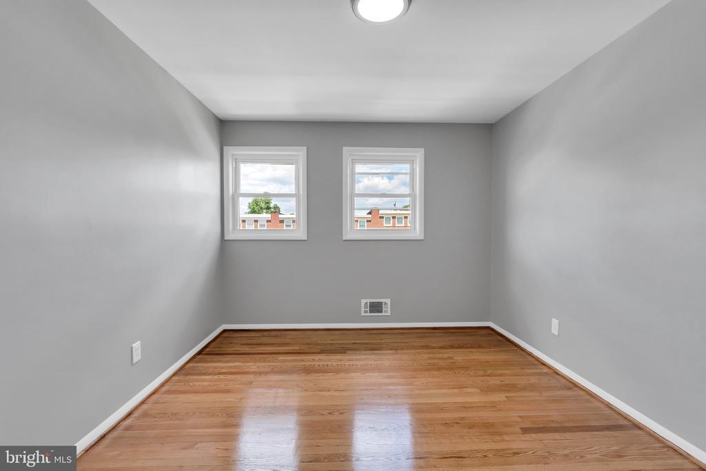 4223 Labyrinth Rd