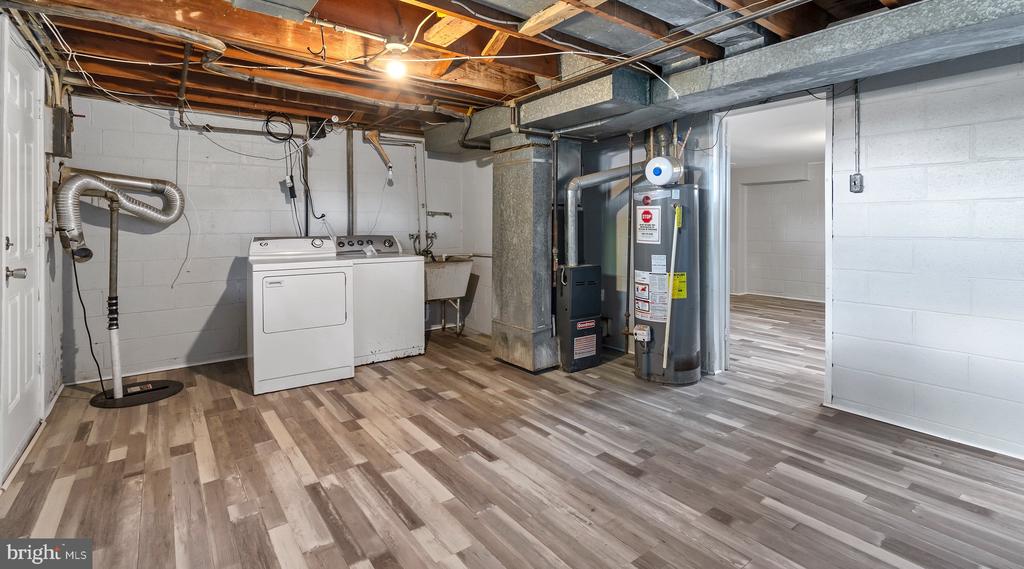 4223 Labyrinth Rd