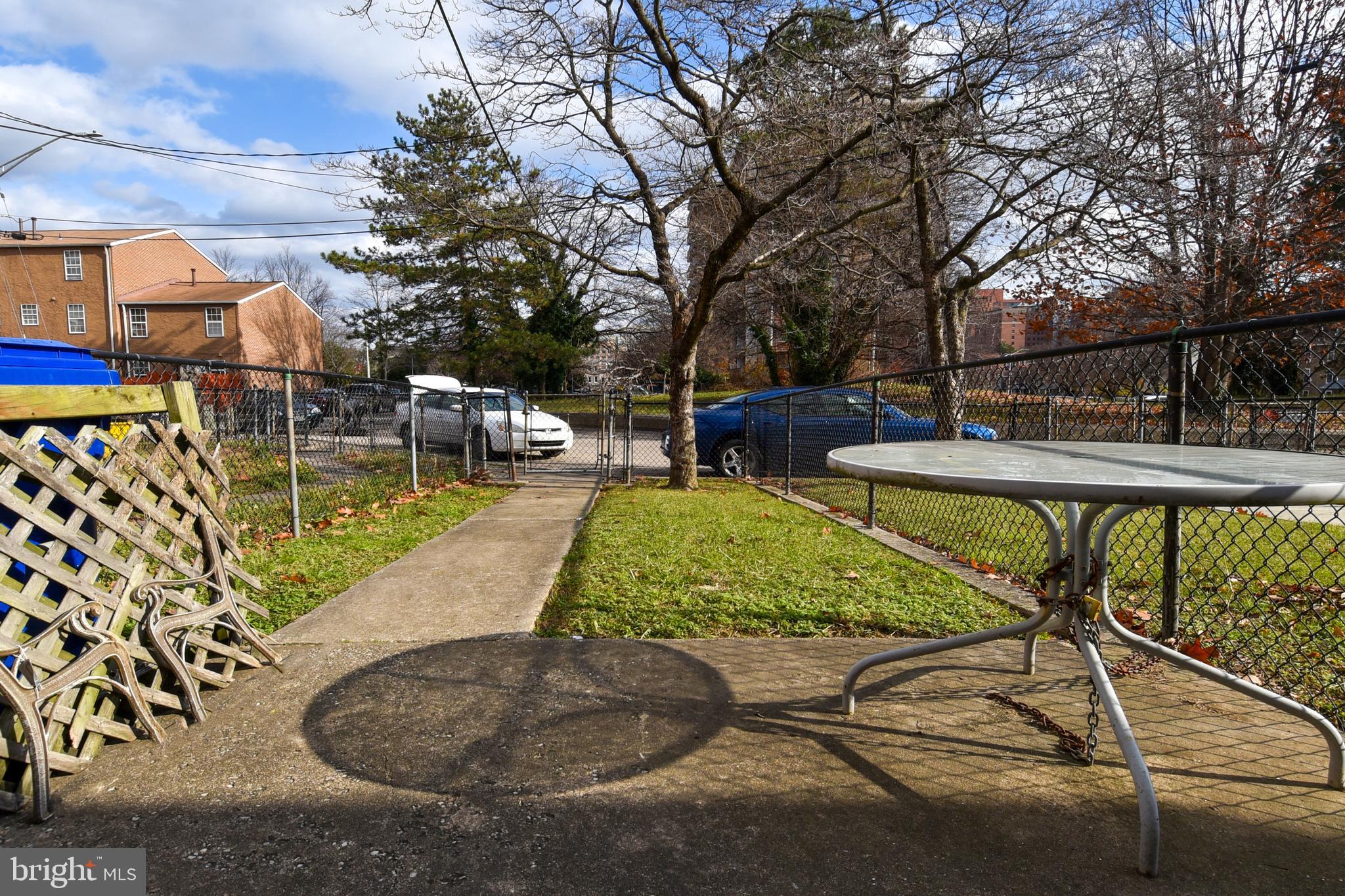819 N CENTRAL AVE