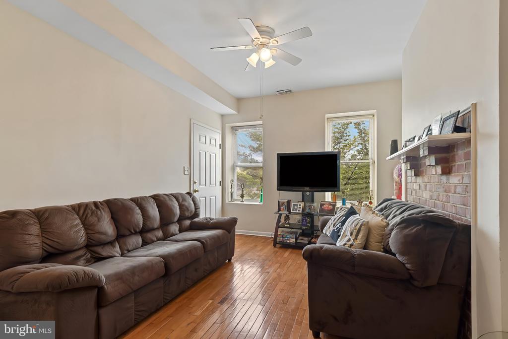 1423 W FAYETTE STREET W