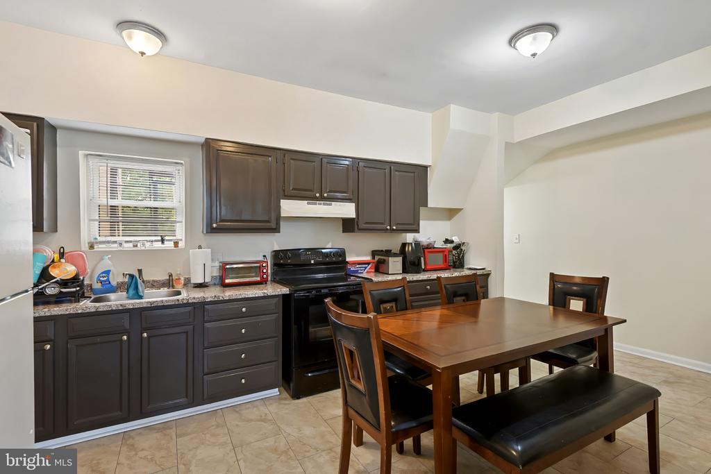 1423 W FAYETTE STREET W