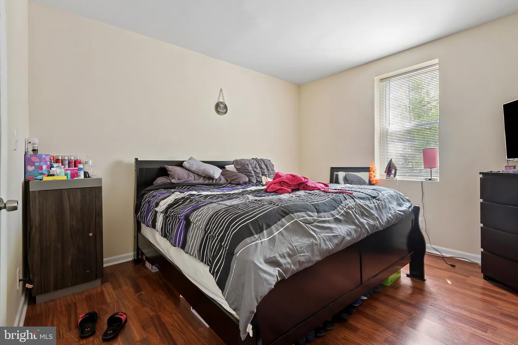 1423 W FAYETTE STREET W