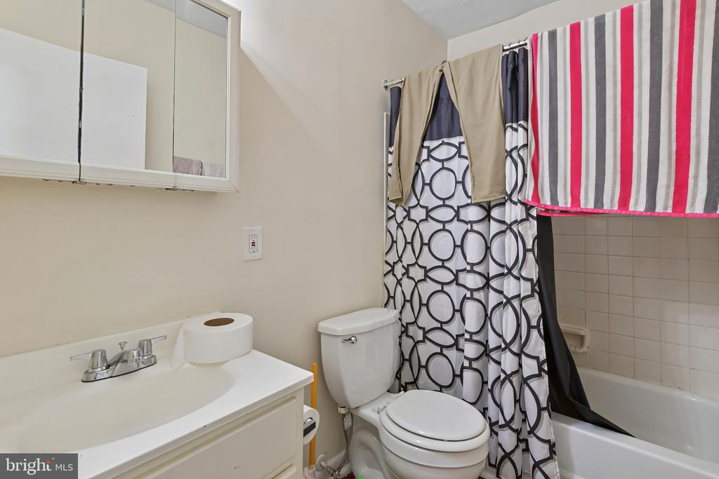 1423 W FAYETTE STREET W