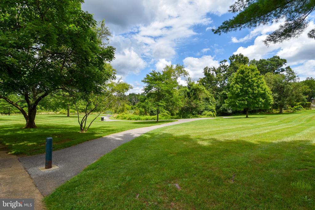 827 TEMPLECLIFF RD