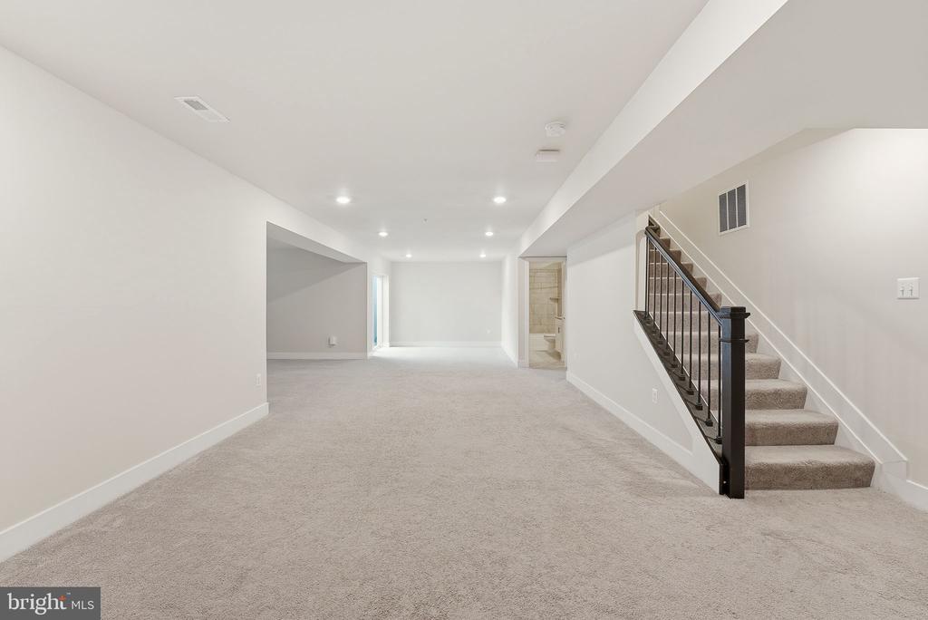 4564 SHAKESPEARE CIRCLE