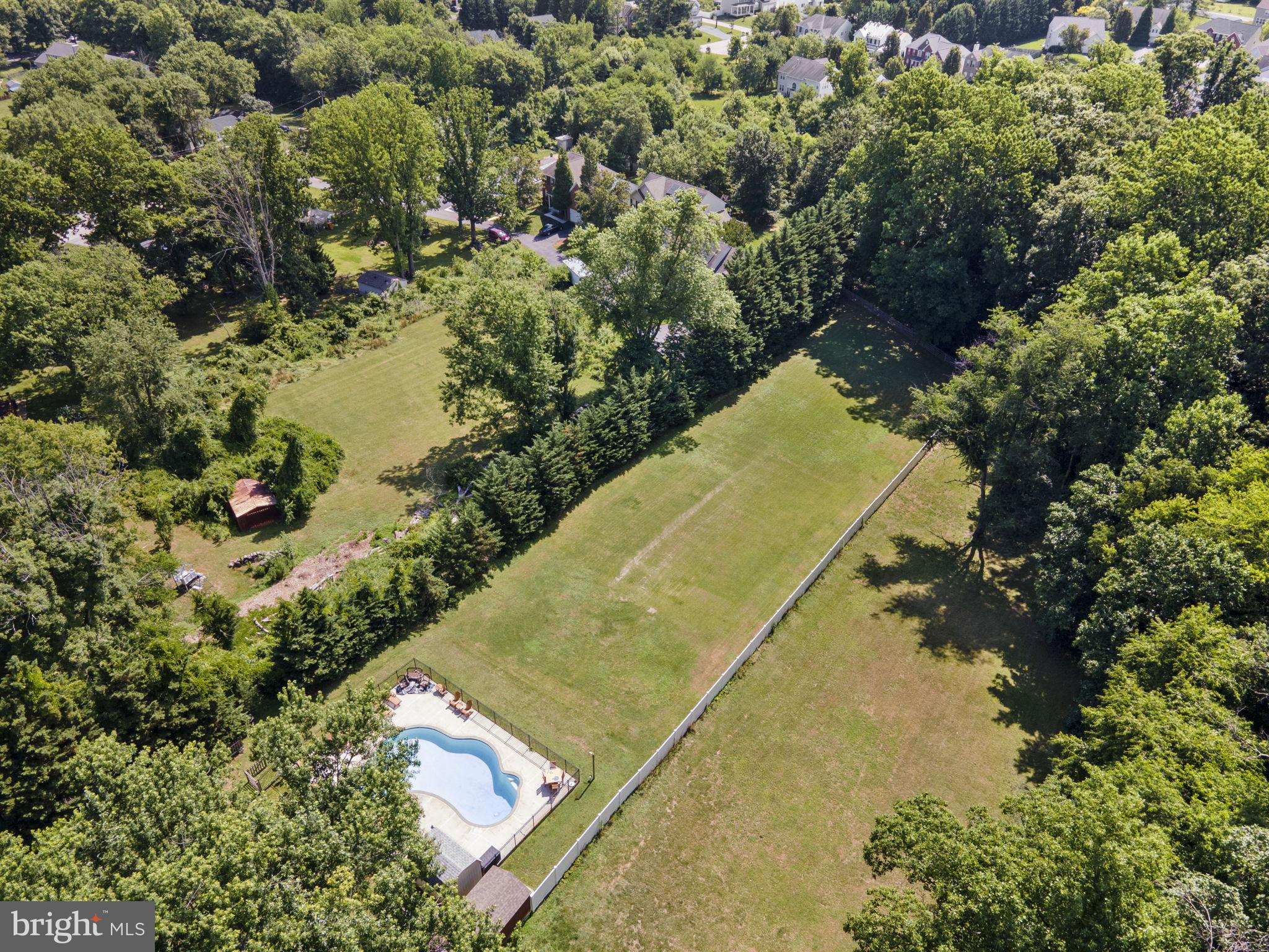 8585 HORSESHOE ROAD