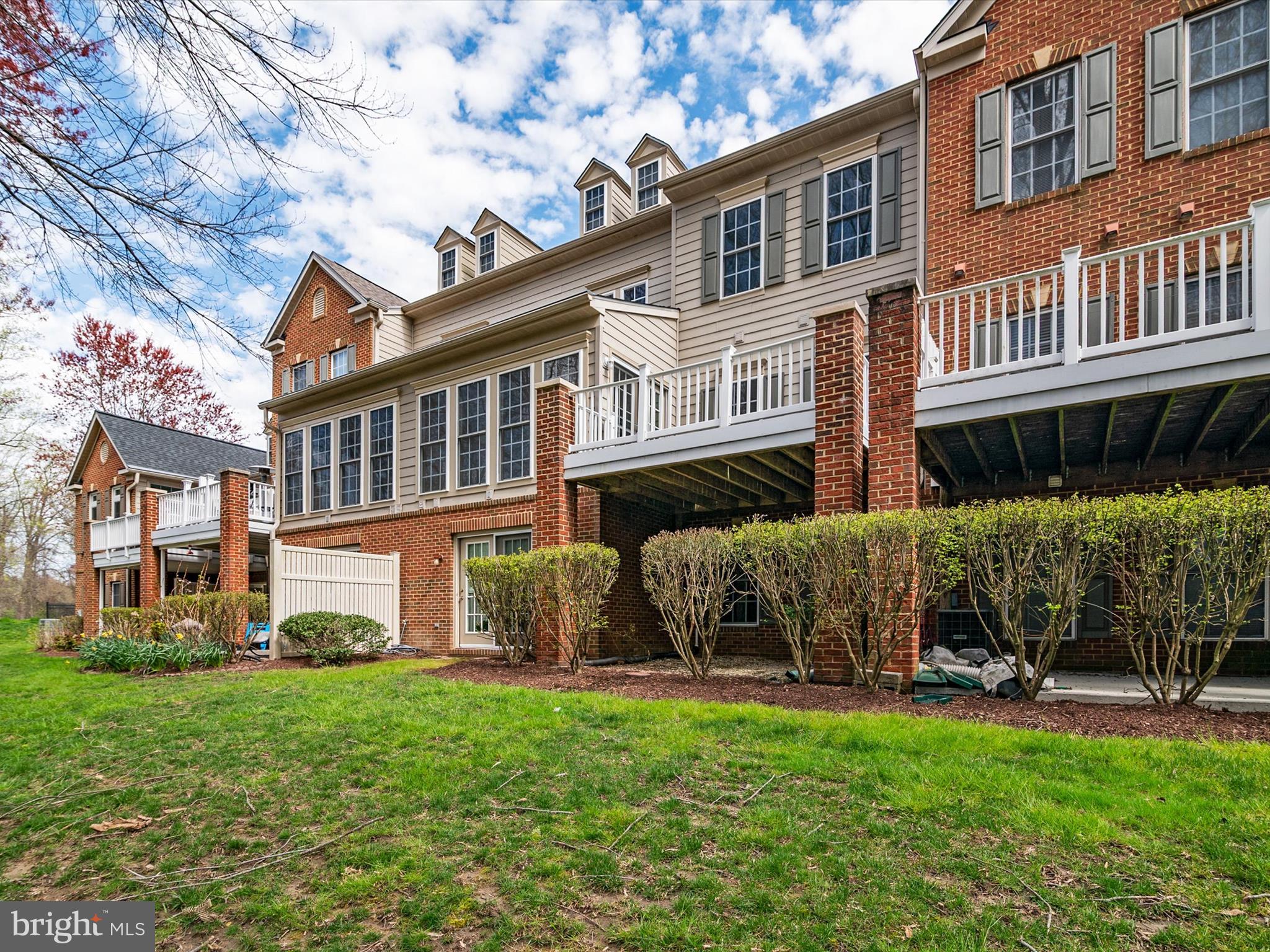 2606 Legends Way