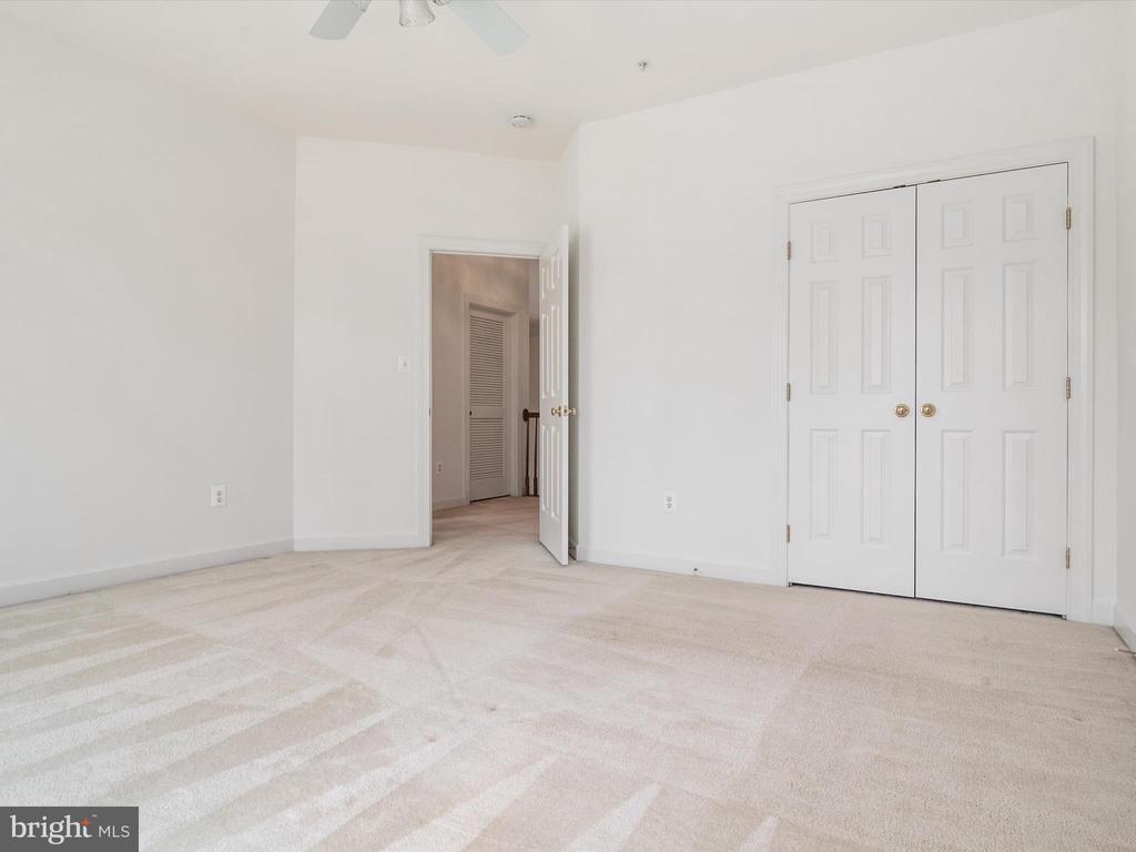 2606 Legends Way