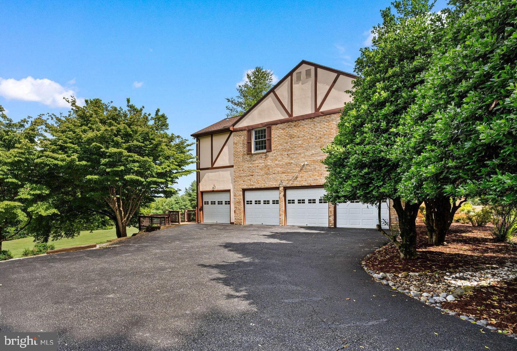 11706 FARSIDE ROAD