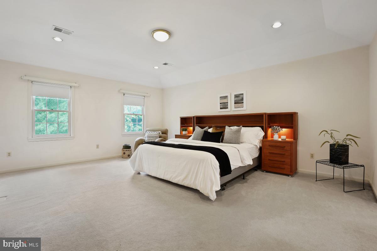 8808 Seven Locks ROAD
