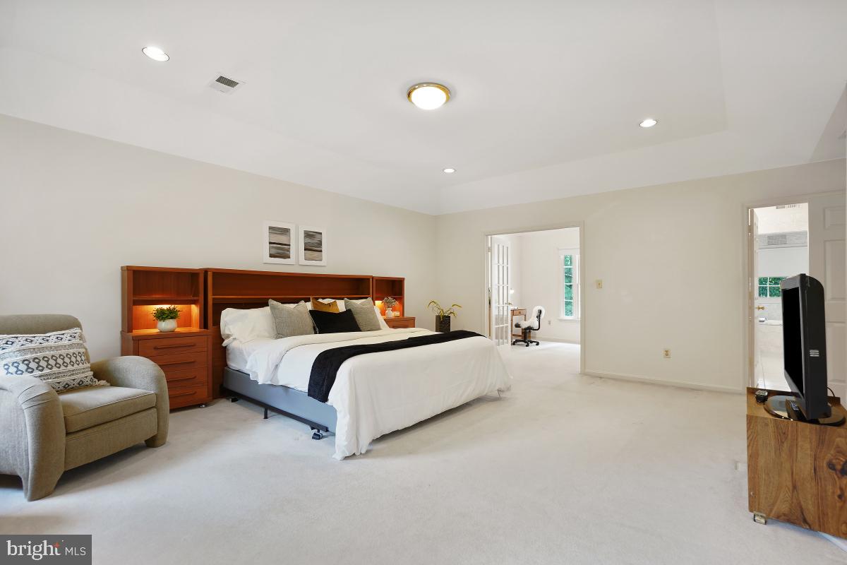8808 Seven Locks ROAD