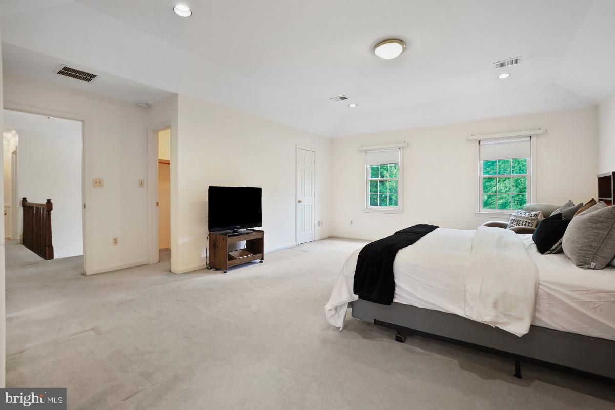 8808 Seven Locks ROAD