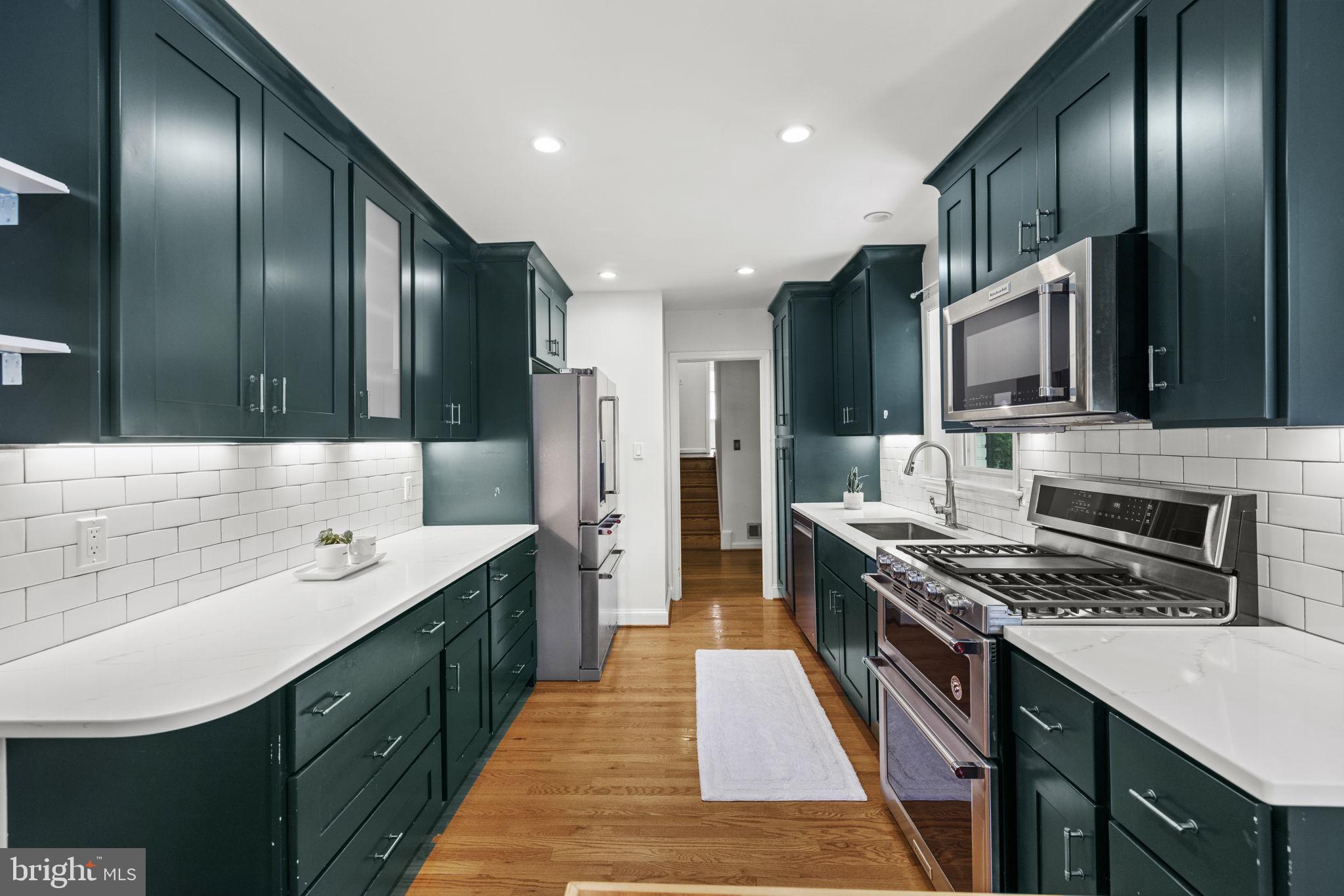 10105 E BEXHILL DRIVE