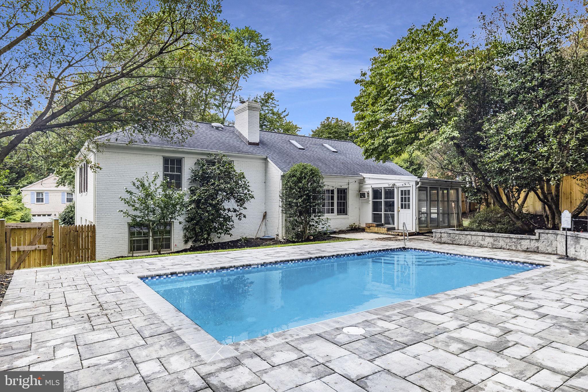 10105 E BEXHILL DRIVE