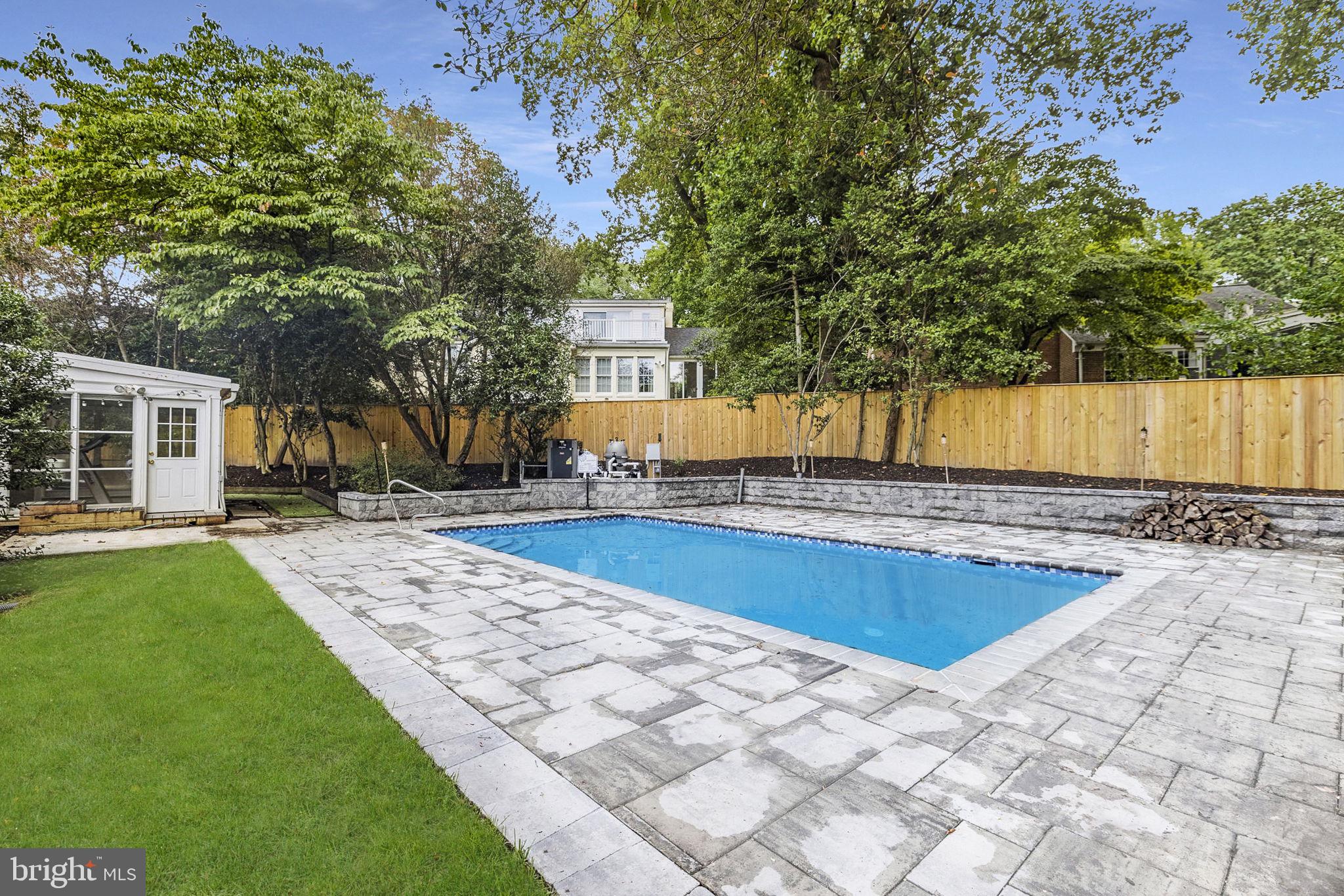 10105 E BEXHILL DRIVE