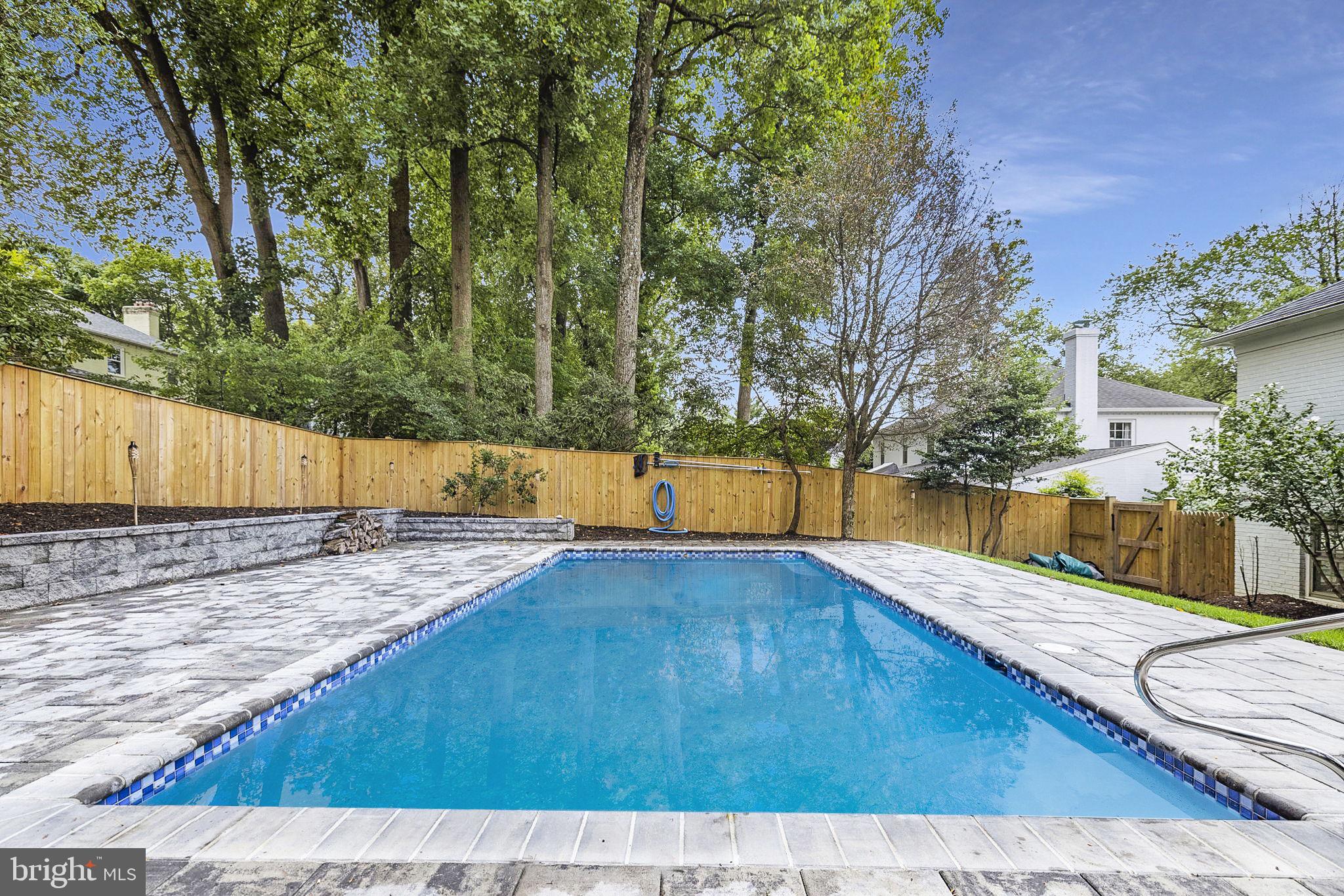 10105 E BEXHILL DRIVE