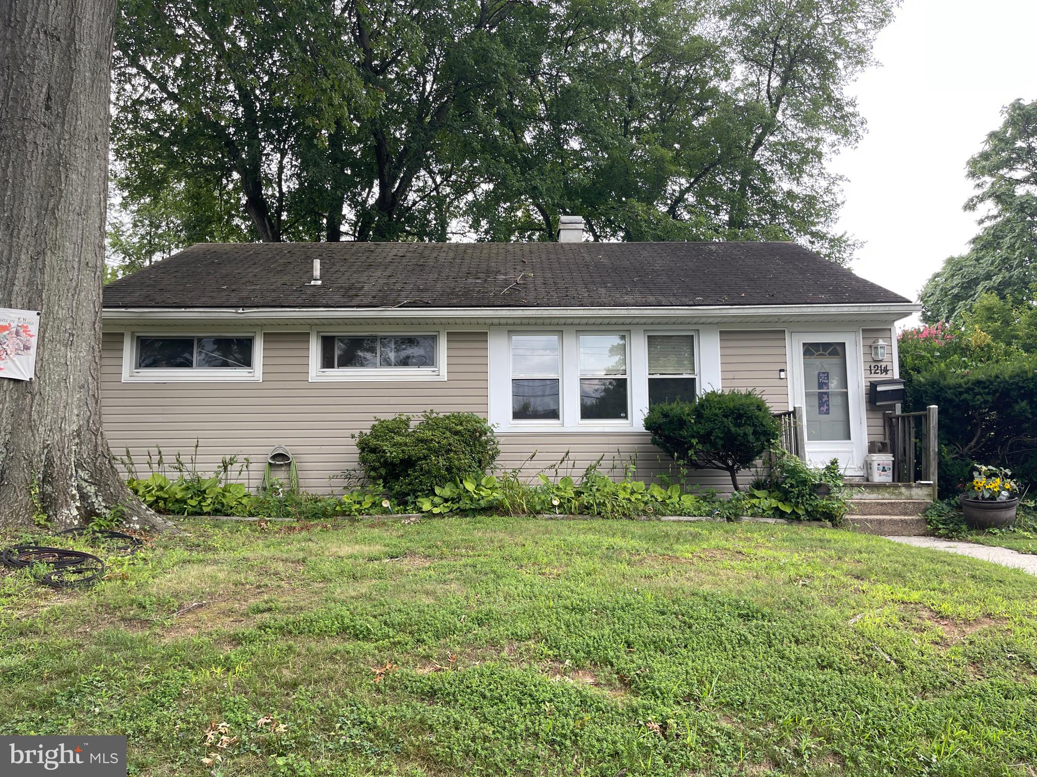 1214 Highwood ROAD