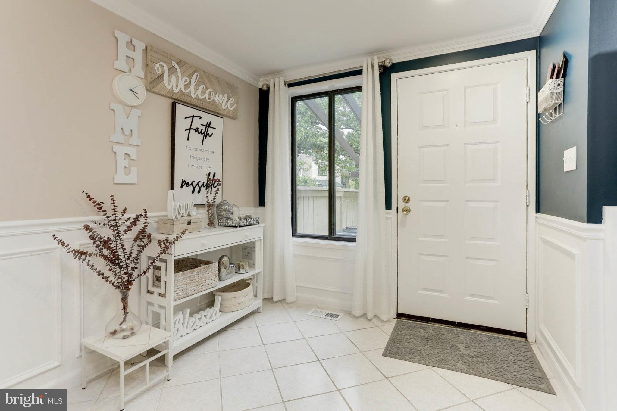 4 Lea Pond COURT
