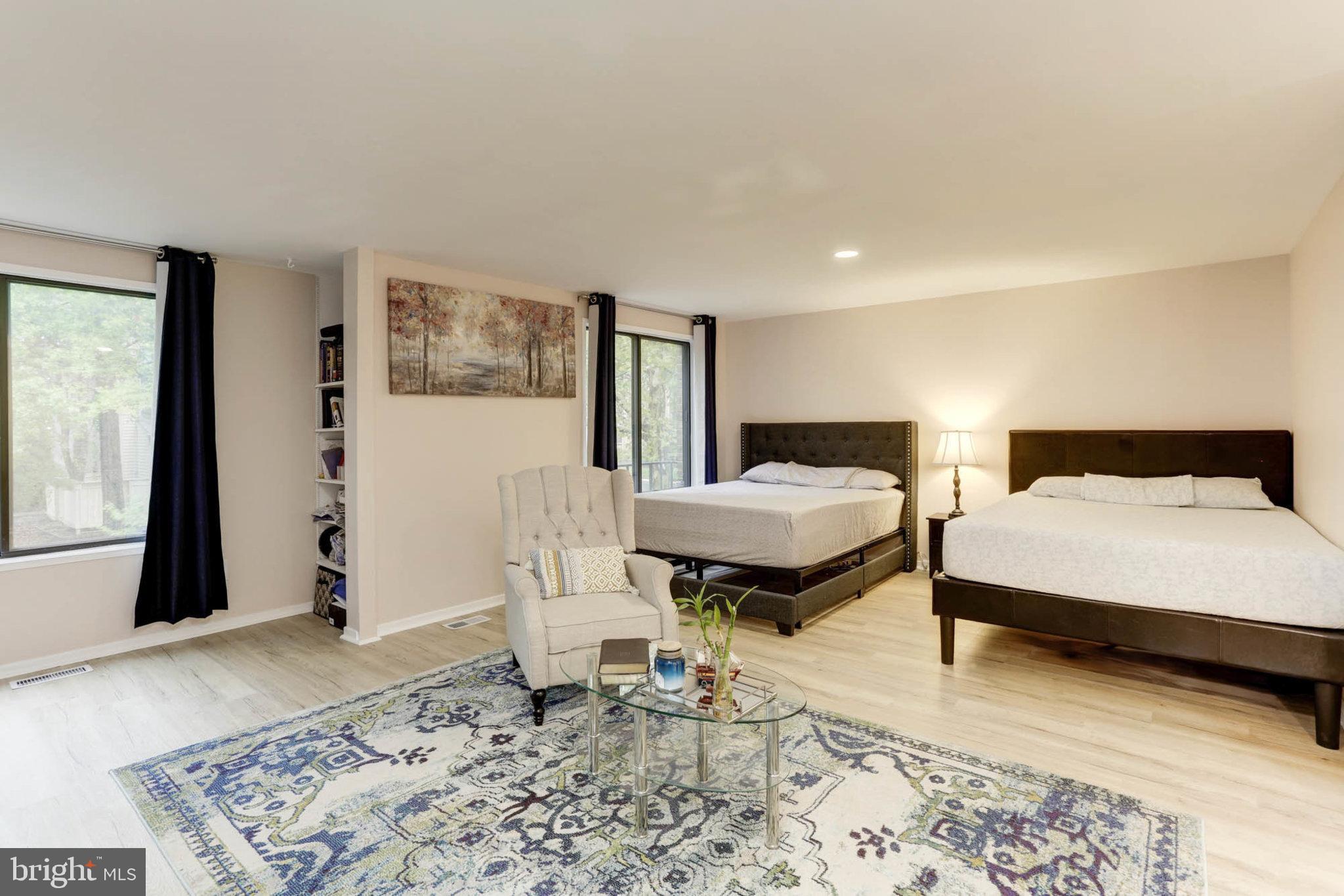 4 Lea Pond COURT