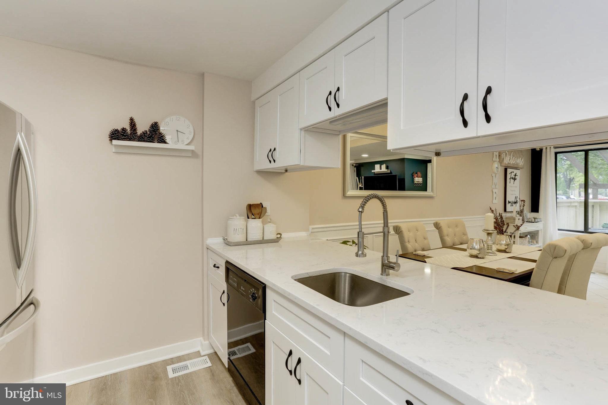 4 Lea Pond COURT