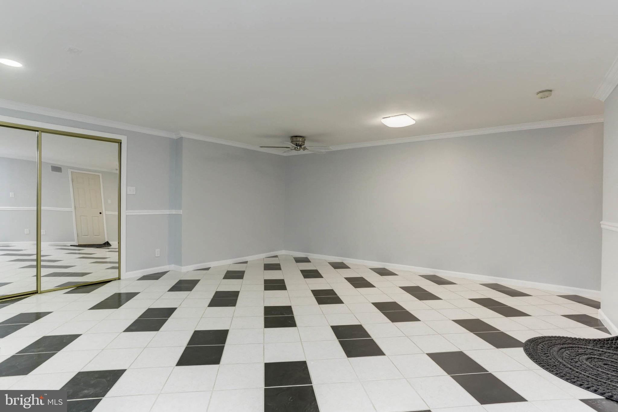 4 Lea Pond COURT