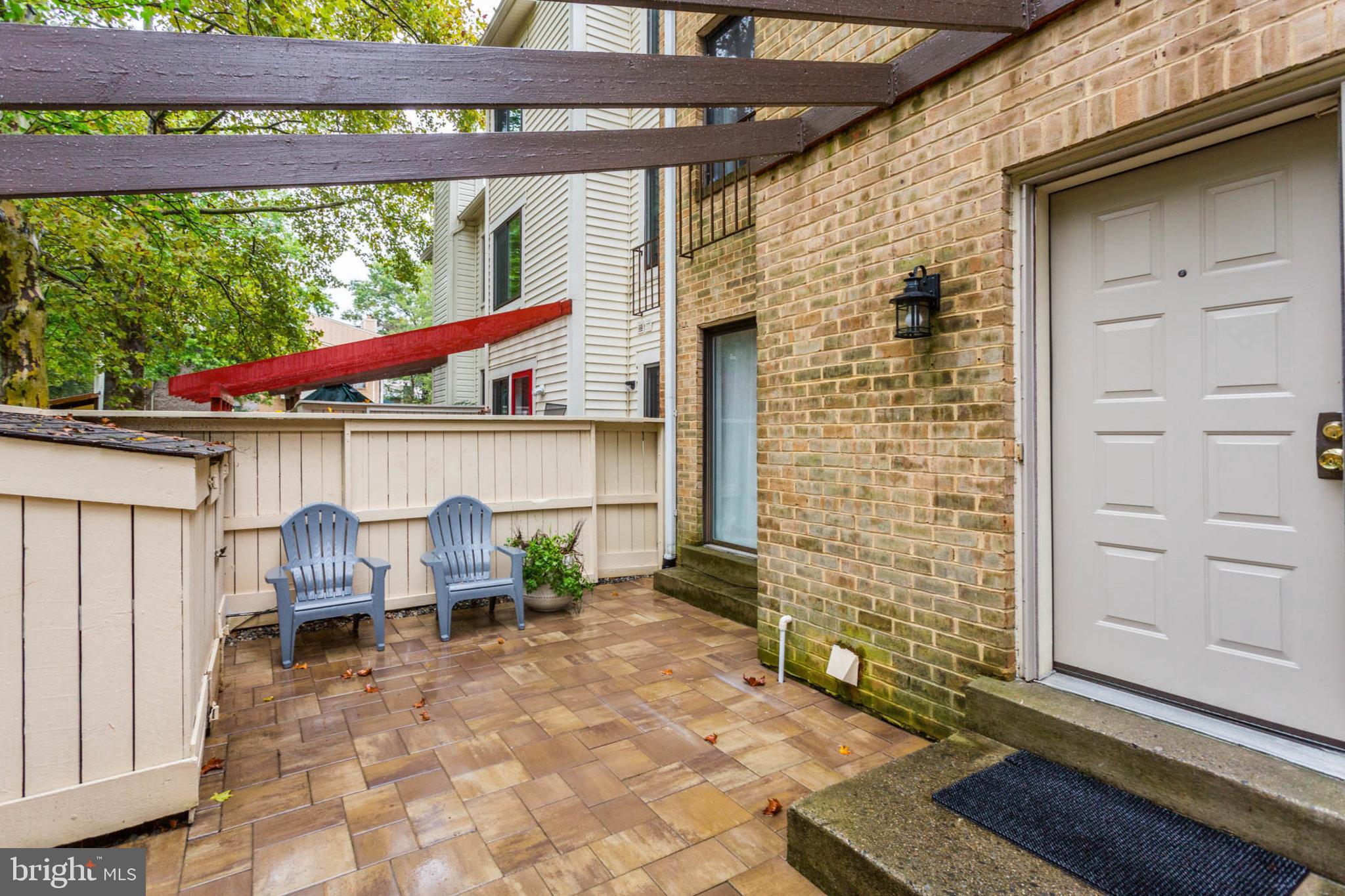 4 Lea Pond COURT