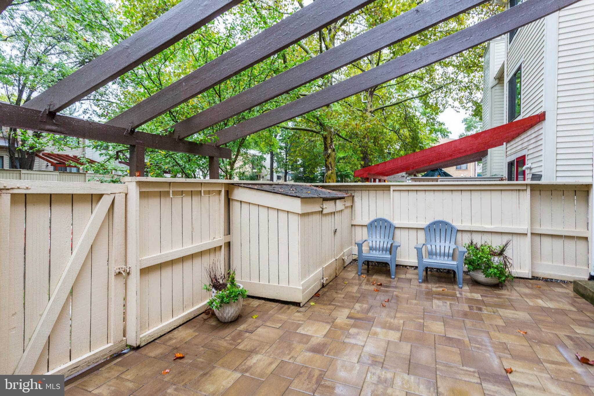4 Lea Pond COURT
