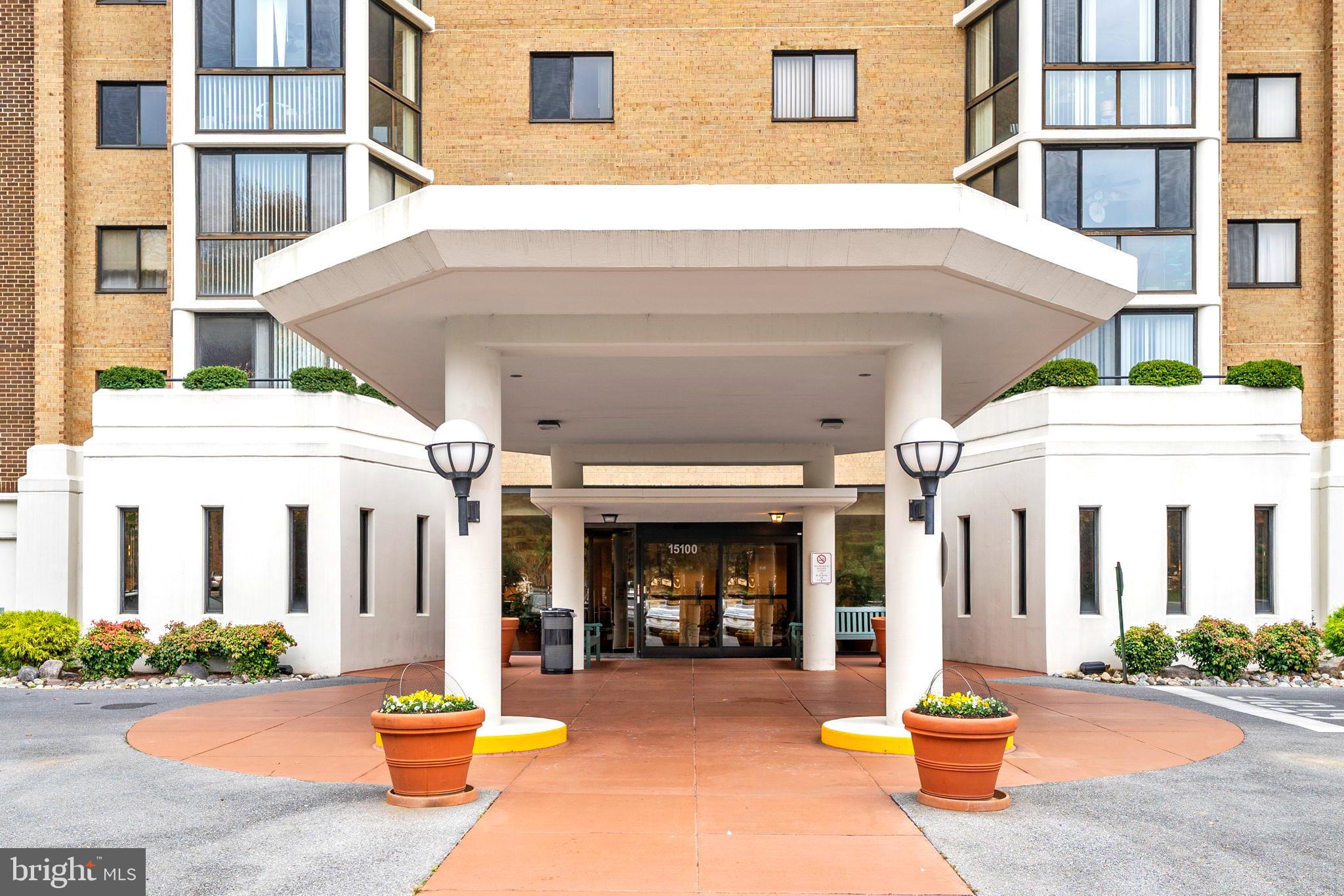 15100 Interlachen DRIVE Unit: 4-426
