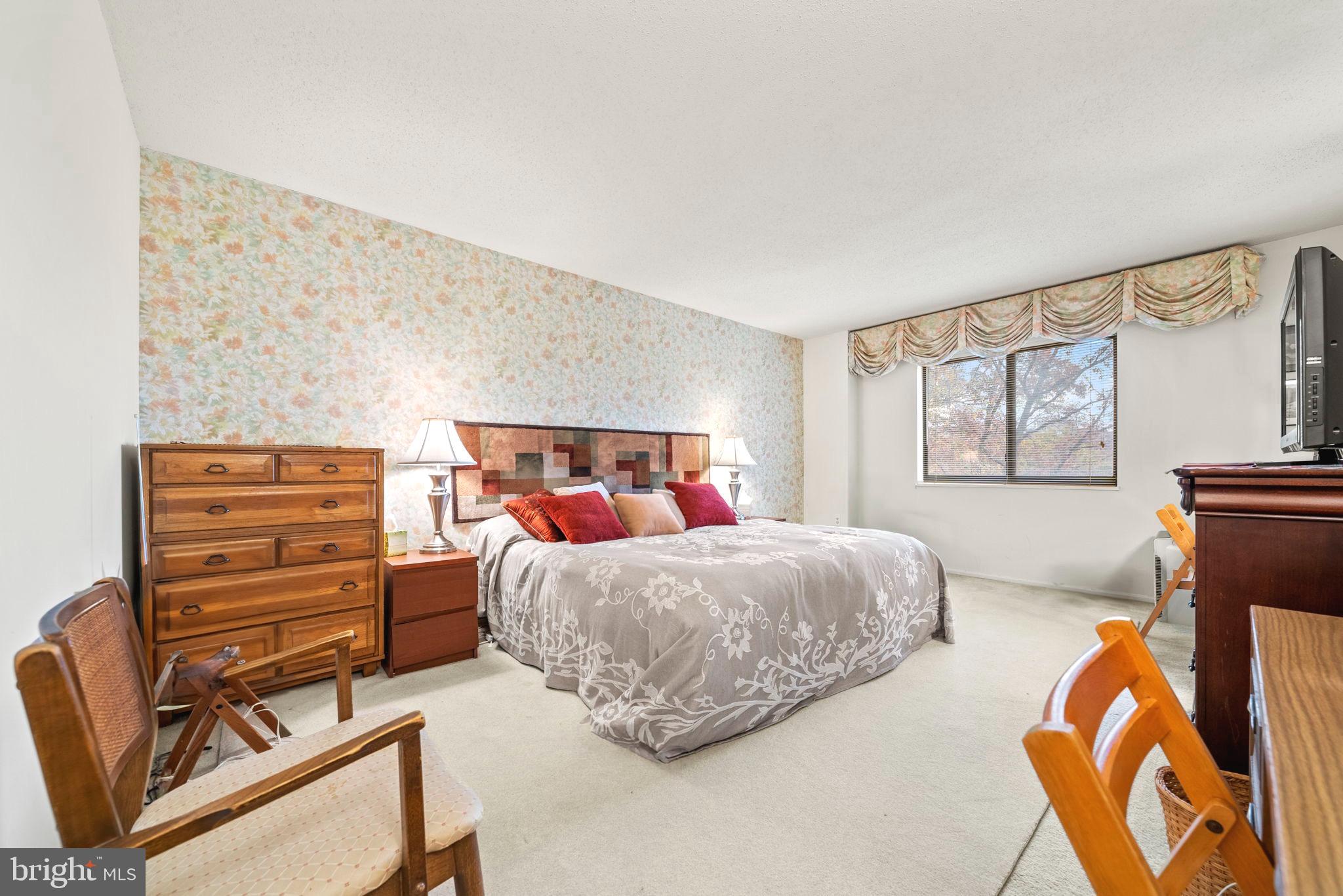 15100 Interlachen DRIVE Unit: 4-426