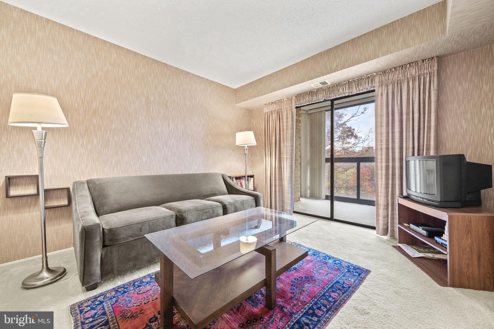 15100 Interlachen DRIVE Unit: 4-426