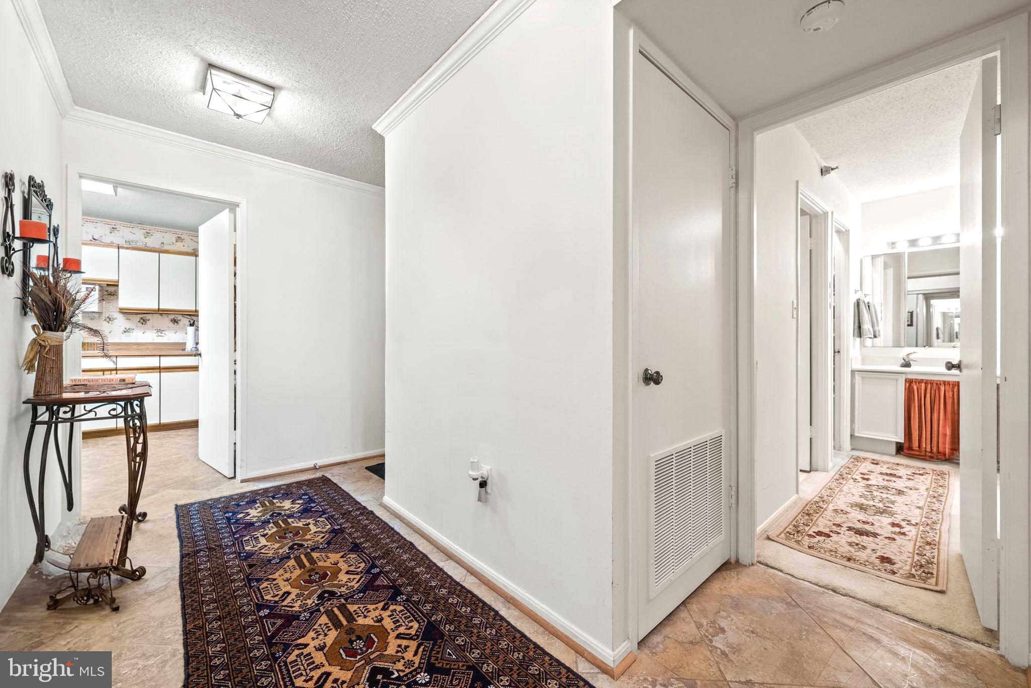 15100 Interlachen DRIVE Unit: 4-426