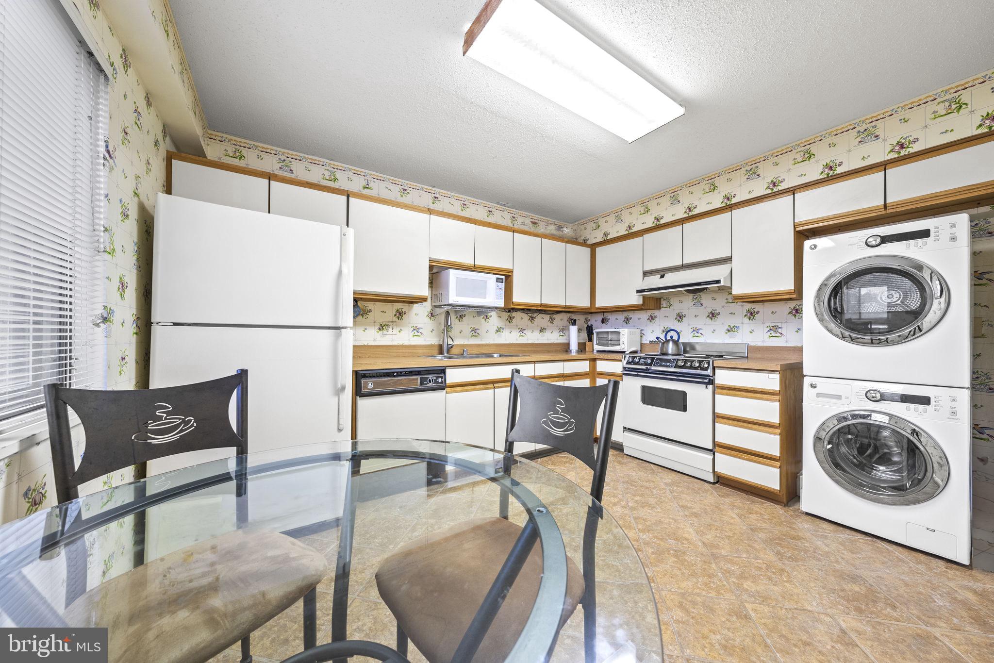 15100 Interlachen DRIVE Unit: 4-426